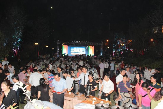 各界商会名流 齐赞世茂股份