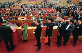 周强当选省人大常委会主任 徐守盛当选省长