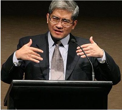 郎咸平:中国楼市“离崩盘”差半步!
